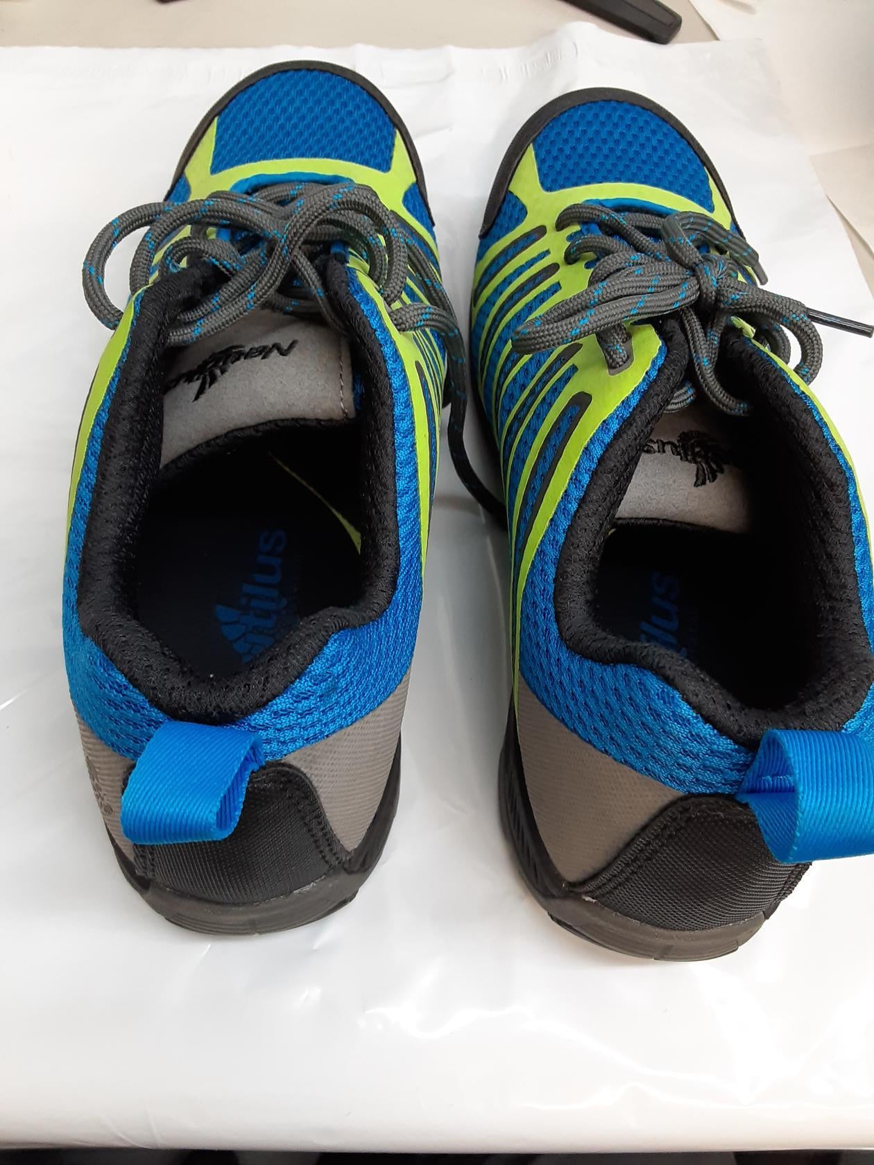 Nautilus N1740 safety footwear size 7.5 MENS