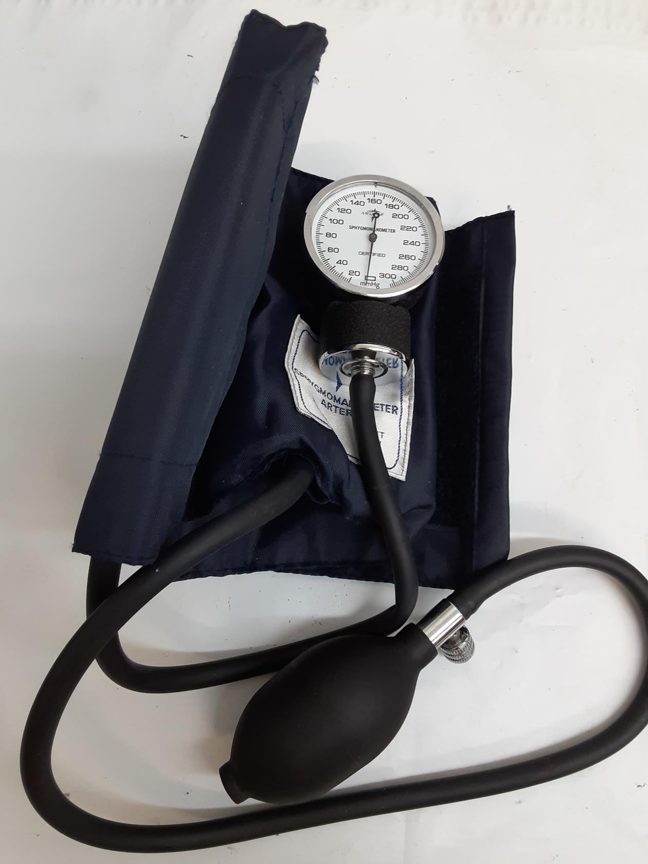 Medline Sphygmomanometer - P008 - Artery