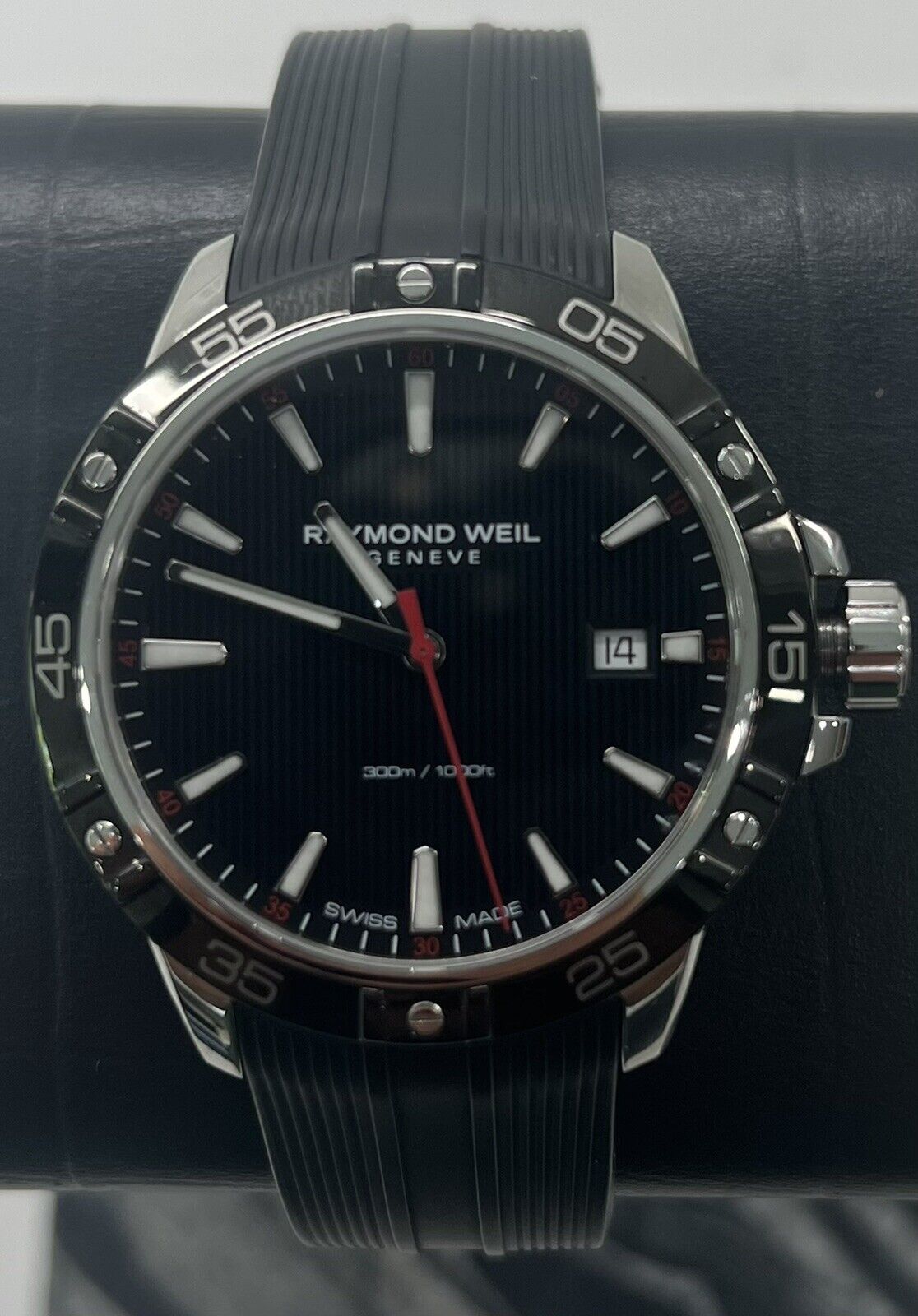 Raymond Weil Tango Black Dial Black Rubber 41mm Mens Quartz Watch 8160-SR1-20001