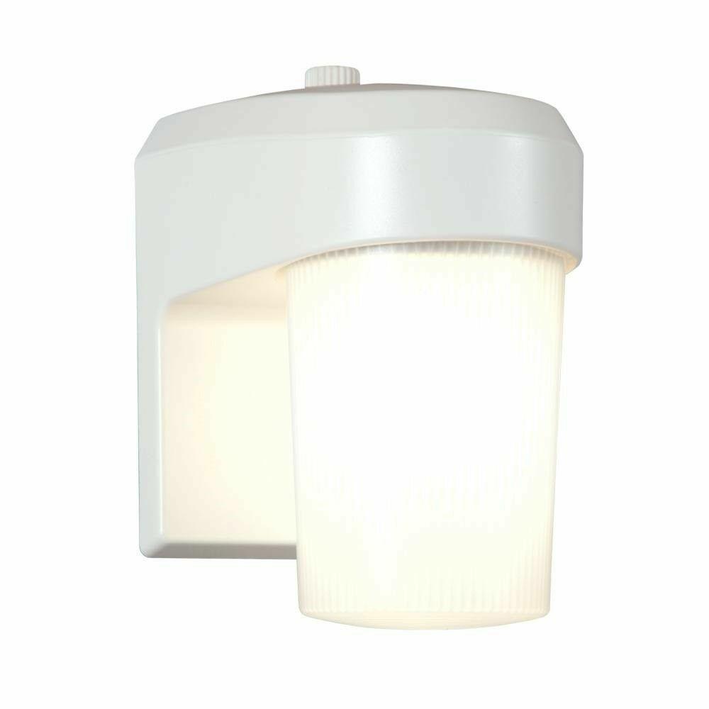 Halo Outdoor Fluorescent Entry & Patio Area Light Dusk to Dawn Open Box
