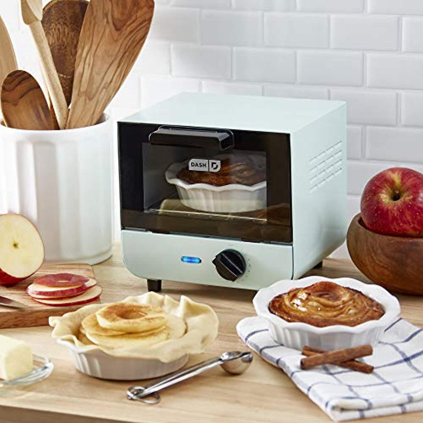 DASH Mini Toaster Oven- Cute/Compact- 550Watts, Teeny Tasty Toasty **OPENBOX