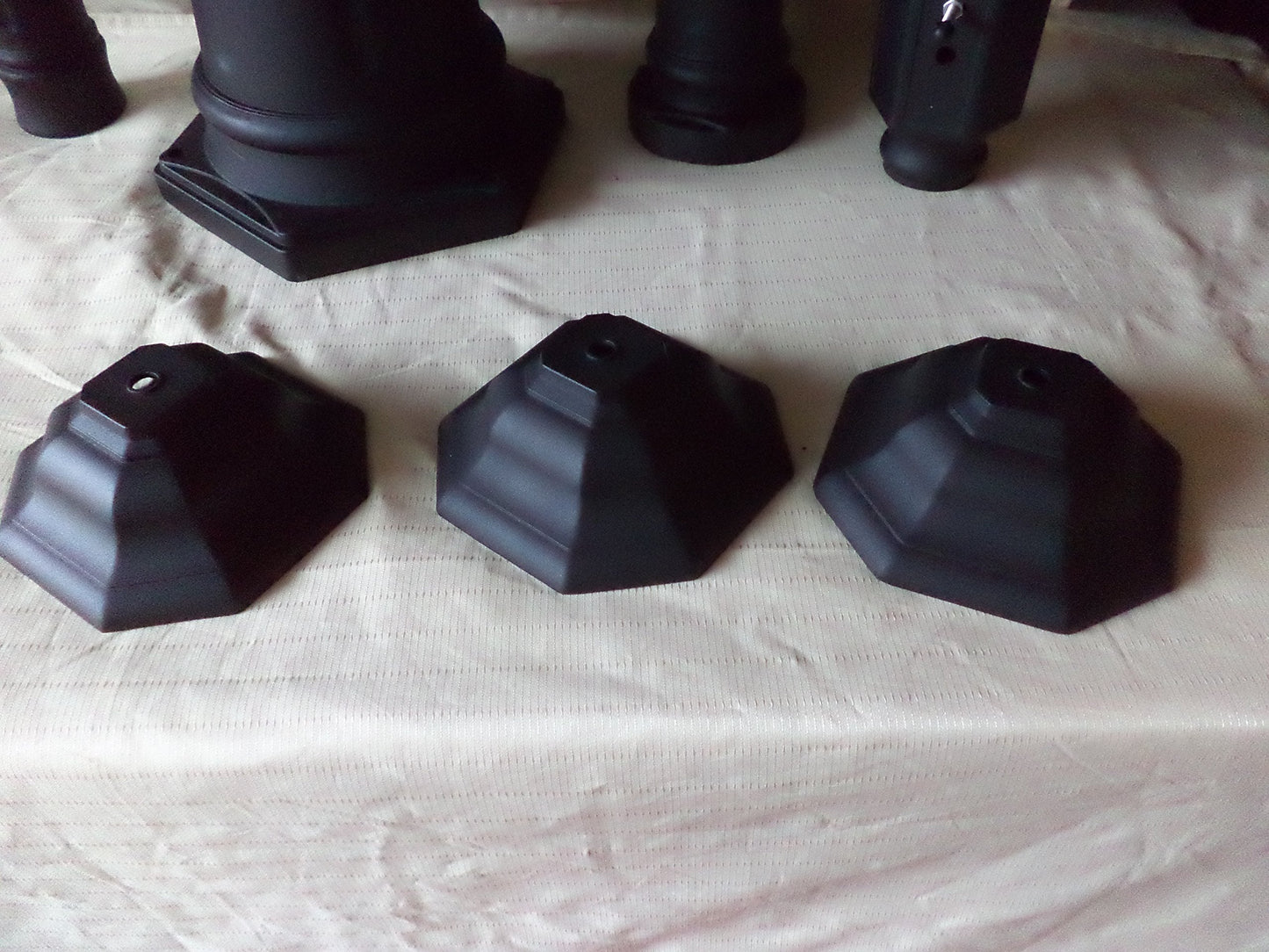 Hampton Bay Outdoor Post Lantern, 1 of the posts is BROKEN