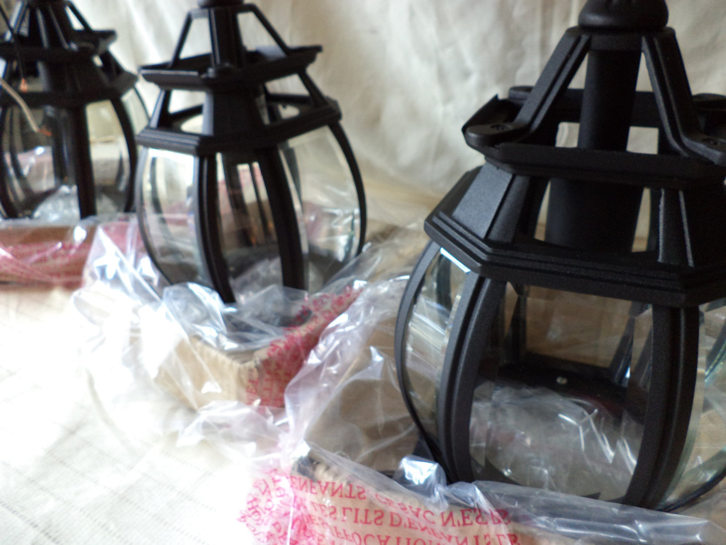 Hampton Bay Outdoor Post Lantern, 1 of the posts is BROKEN