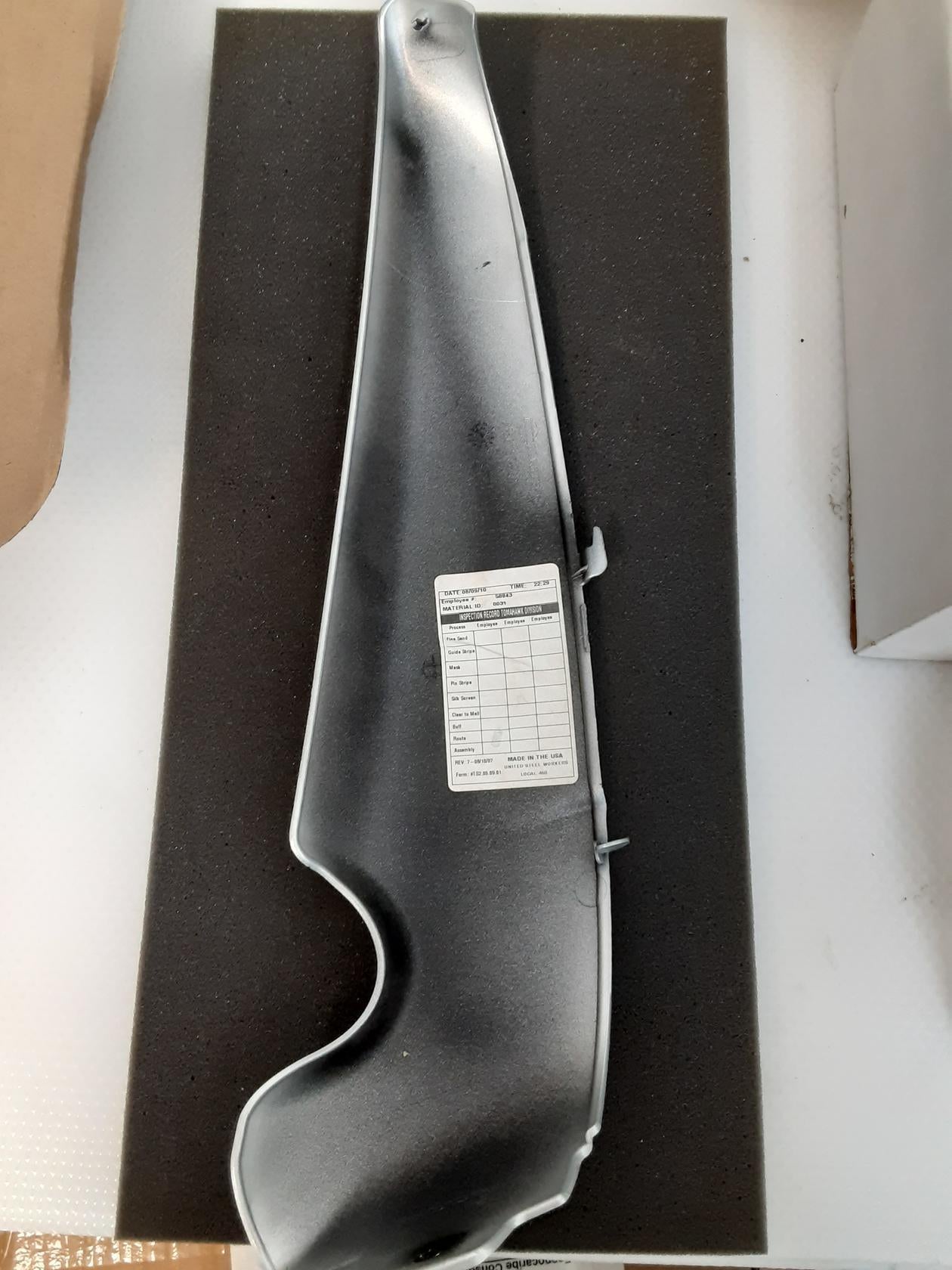 Harley Davidson VRSCAW V-Rod 2007-2010  grey Radiator Cover Right (66158-07)