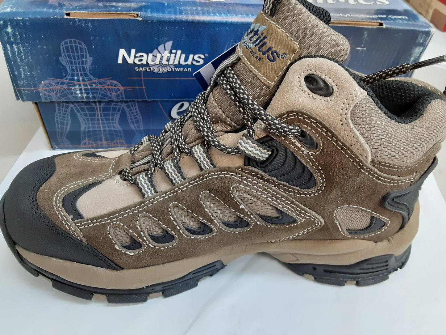 Nautilus Safety Footwear STEEL TOE, N9171, Size 7 Medium Women