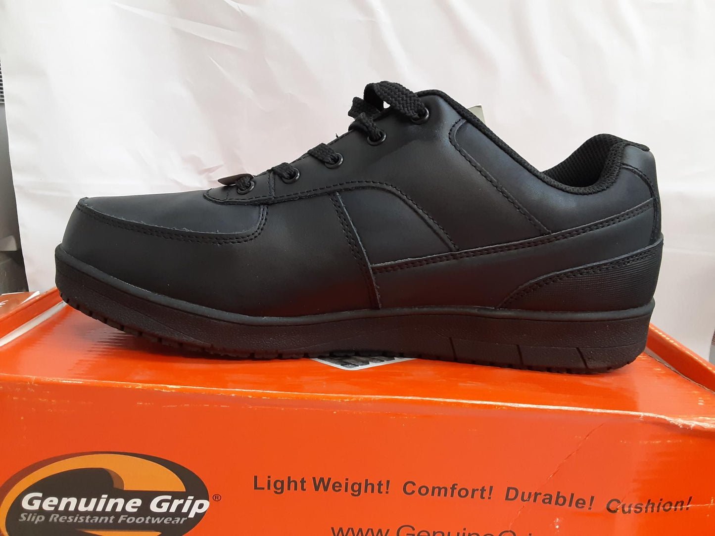 Genuine Grip 'Men 2010', Slip Resistant with Comfort- Size 10.5 Wide- Black