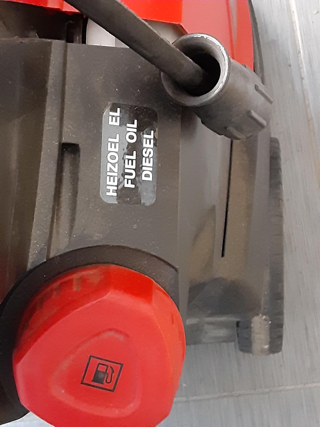 HOT WATER ELECTRIC PRESSURE WASHER - 333 MODEL- MISSING PARTS- USED