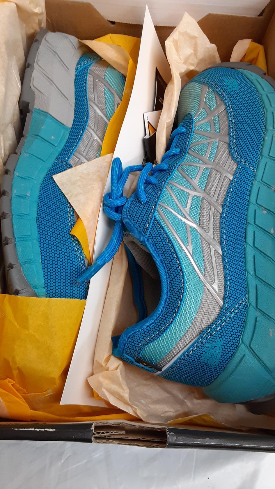 Caterpillar Footwear Connexion, ESD, Slip Resistant, Size 6.5 Medium OPEN BOX